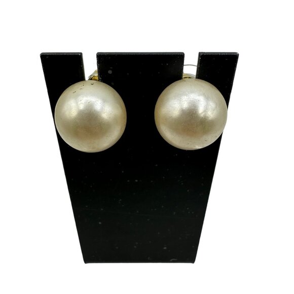 Womens Faux Pearl Post Earrings Imperfect Jewelry White Bead Costume Fashion - Picture 2 of 5